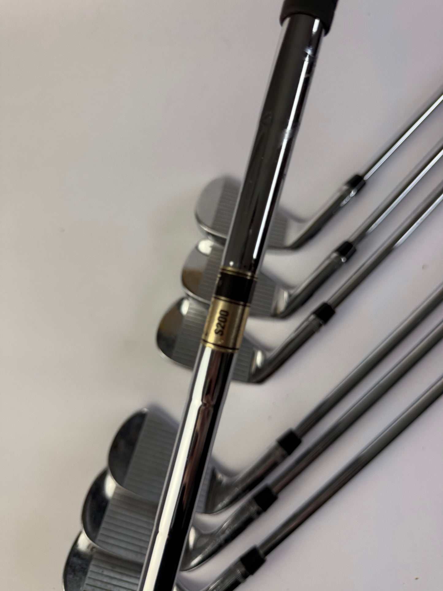 Wilson Staff FG Tour V2 Irons 4-PW - Right Handed (Standard)